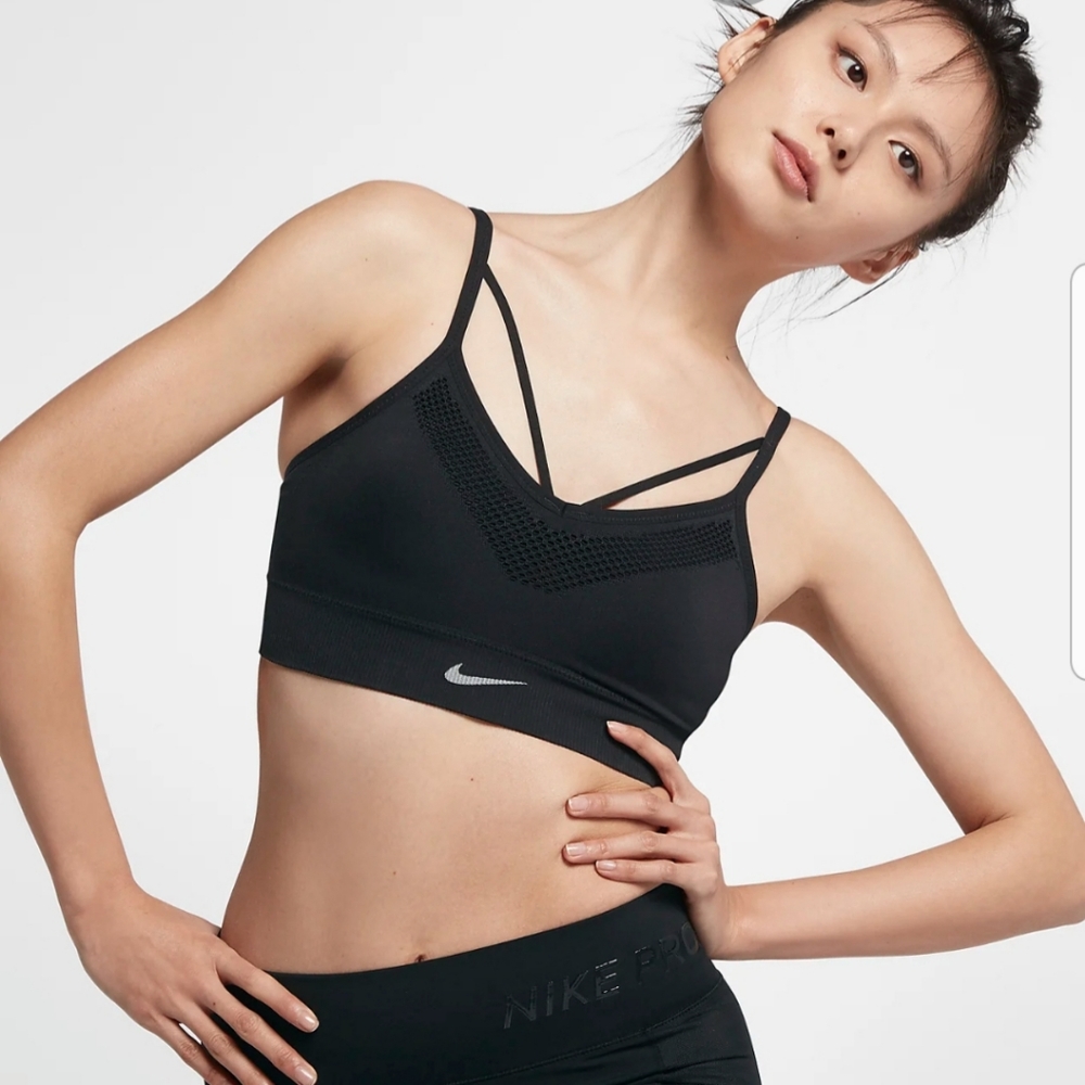 NWT Nike Dri-Fit Seamless Light Sports Bra